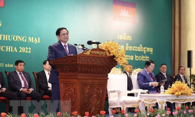 Thủ tướng dự Diễn đàn xúc tiến đầu tư và thương mại Việt Nam-Campuchia
