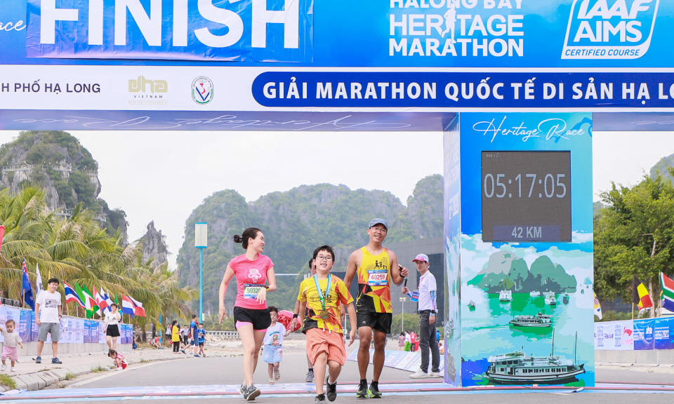 Ngày 13/11/2022 diễn ra Giải Marathon Quốc tế Di sản Vịnh Hạ Long