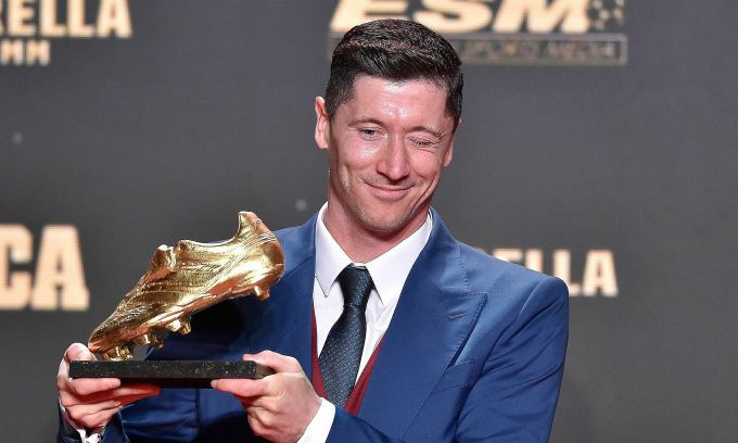 Lewandowski nhận Giày Vàng 2022