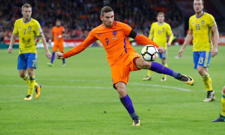 Van Gaal xác định tiền đạo đá chính cho Hà Lan