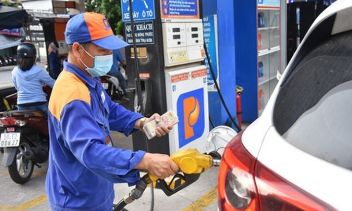 Bộ Công Thương yêu cầu cung ứng đủ xăng dầu cho các cửa hàng bán lẻ