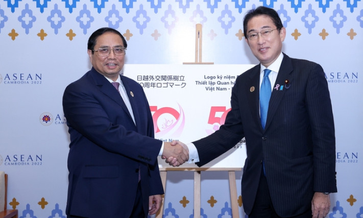 Thủ tướng Phạm Minh Chính gặp Thủ tướng Nhật Bản Kishida Fumio