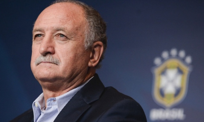 HLV Scolari giải nghệ