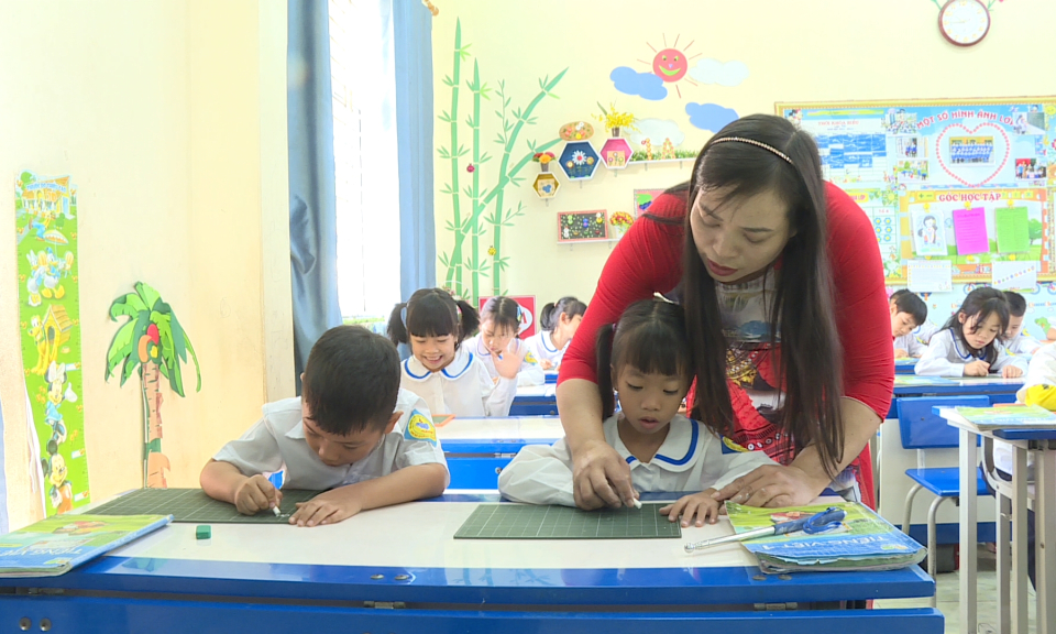  Cô giáo hết lòng vì học sinh khuyết tật
