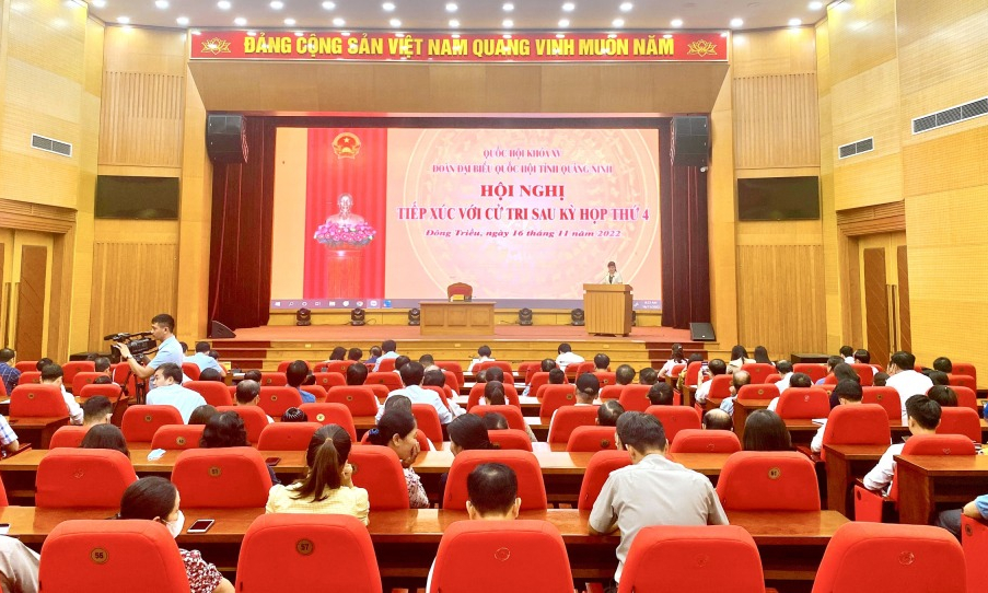 Đại biểu Quốc hội Nguyễn Thị Thu Hà tiếp xúc cử tri Đông Triều