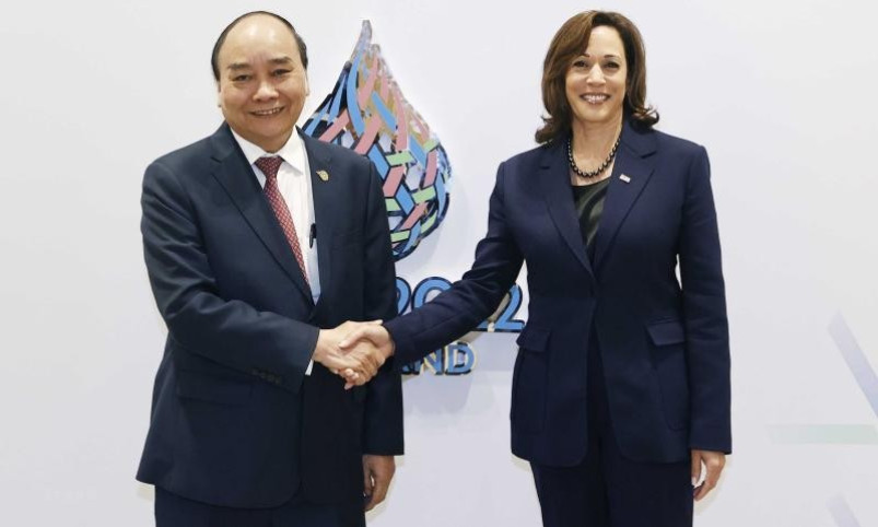 Chủ tịch nước Nguyễn Xuân Phúc gặp Phó Tổng thống Hoa Kỳ Kamala Harris