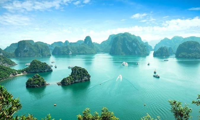 Ha Long Bay listed among 10 reasons for visting Vietnam