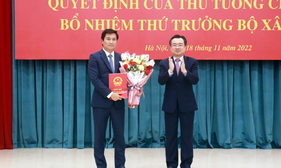 Công bố, trao quyết định bổ nhiệm Thứ trưởng Bộ Xây dựng cho Tiến sỹ Nguyễn Tường Văn