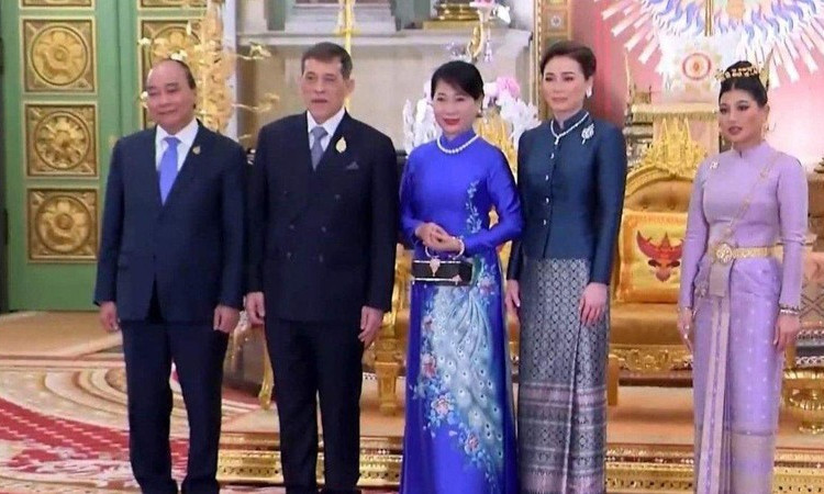 Chủ tịch nước Nguyễn Xuân Phúc và phu nhân hội kiến Nhà Vua và Hoàng hậu Thái Lan