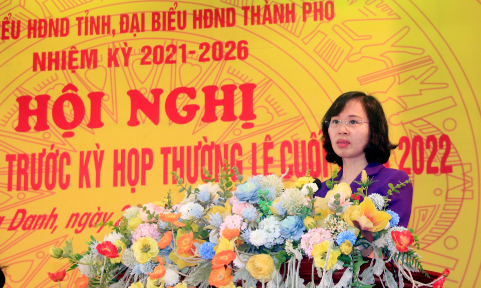 Phó Bí thư Tỉnh ủy Trịnh Thị Minh Thanh tiếp xúc cử tri TP Uông Bí