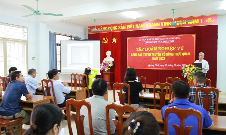 Khai mạc lớp tập huấn tuyên truyền cổ động trực quan