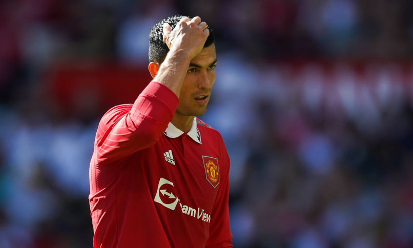 Ronaldo bị trừng phạt sau khi rời Man United