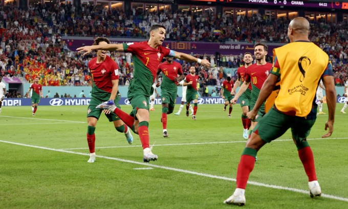 Ronaldo giúp Bồ Đào Nha thắng trận đầu World Cup 2022