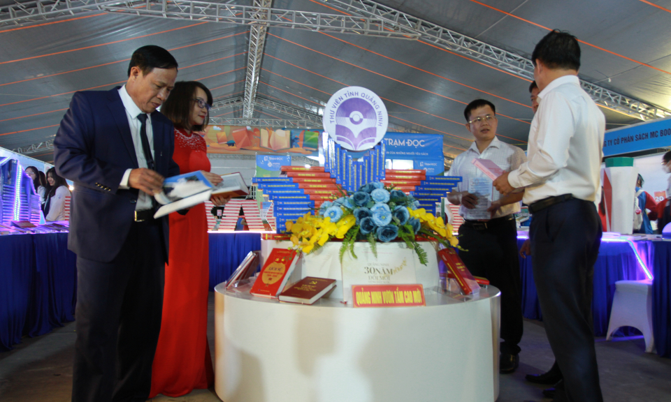 Hội sách Quảng Ninh - Khai mỏ tri thức, tiếp lửa tương lai
