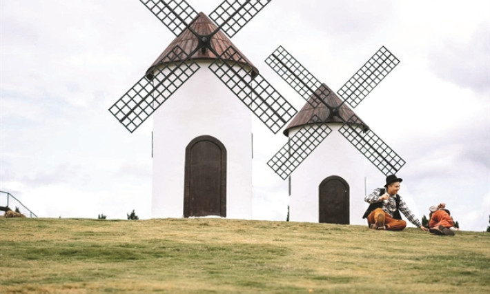 Foreign-themed tourism sites offer real escape