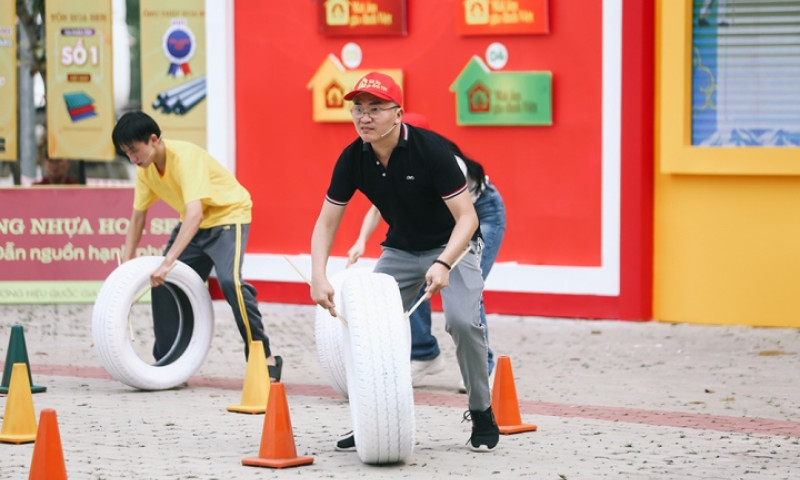 MC Đại Nghĩa: 'Đừng đợi đến lúc giàu mới làm từ thiện'