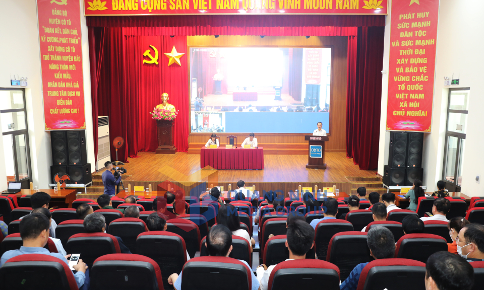 Phó Chủ tịch UBND tỉnh Cao Tường Huy tiếp xúc cử tri huyện Cô Tô, tháng 11-2022