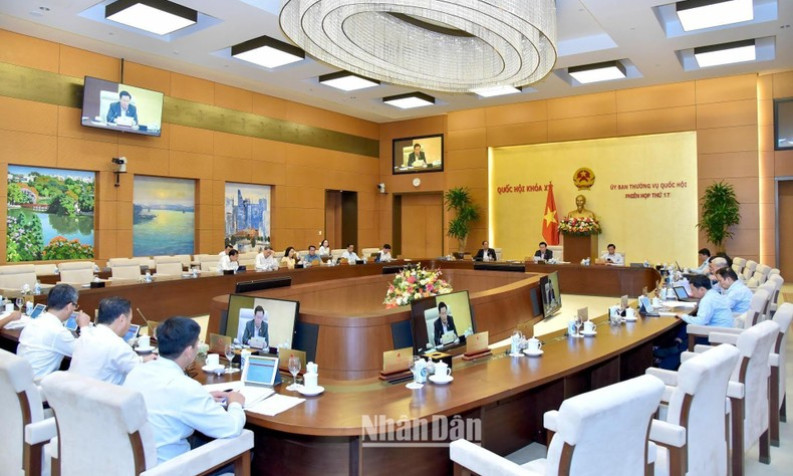 Bế mạc Phiên họp thứ 17 của Ủy ban Thường vụ Quốc hội