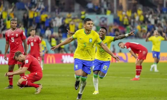 Casemiro đưa Brazil vào vòng 1/8 World Cup 2022