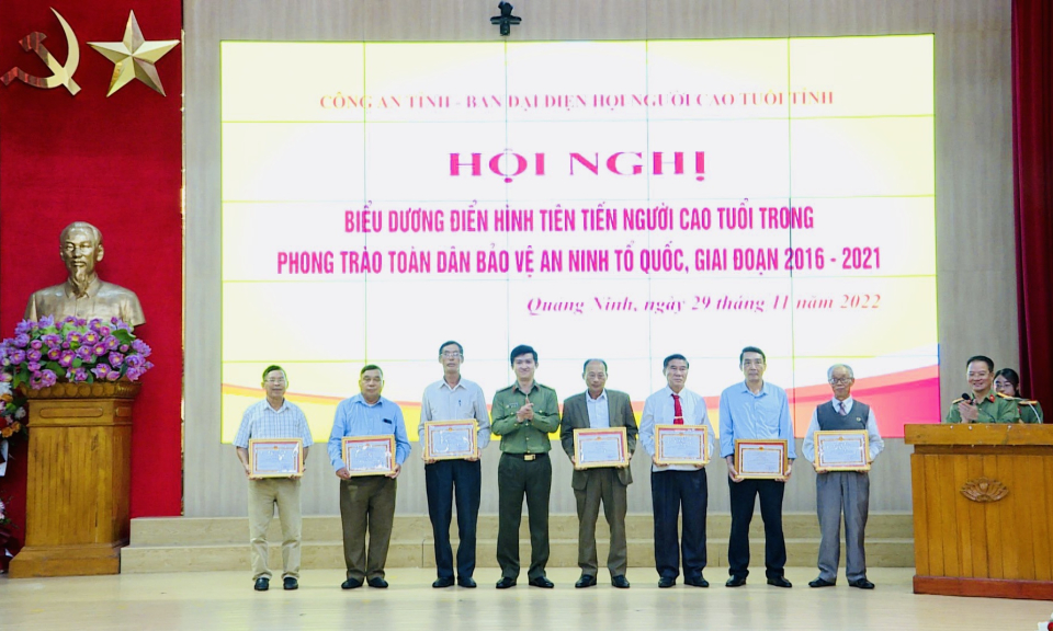 Biểu dương điển hình tiên tiến người cao tuổi trong phong trào Toàn dân bảo vệ ANTQ giai đoạn 2016-2021