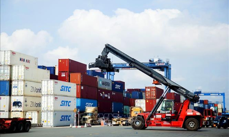 11 tháng, xuất siêu ước đạt 10,6 tỷ USD, Hoa Kỳ là thị trường xuất khẩu lớn nhất của Việt Nam