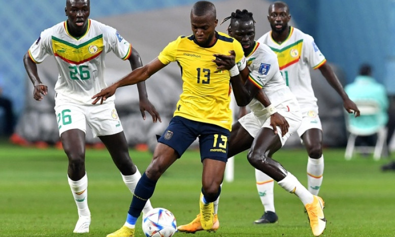 Senegal loại Ecuador khỏi World Cup