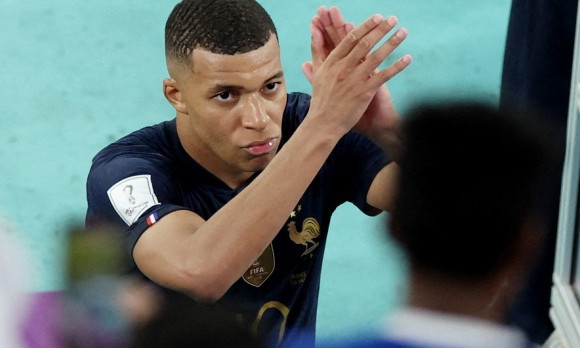 Mbappe phớt lờ FIFA