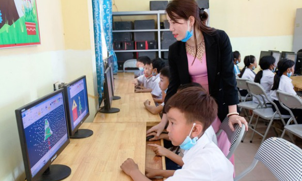 Điều kiện chuyển sang làm giáo viên tiểu học