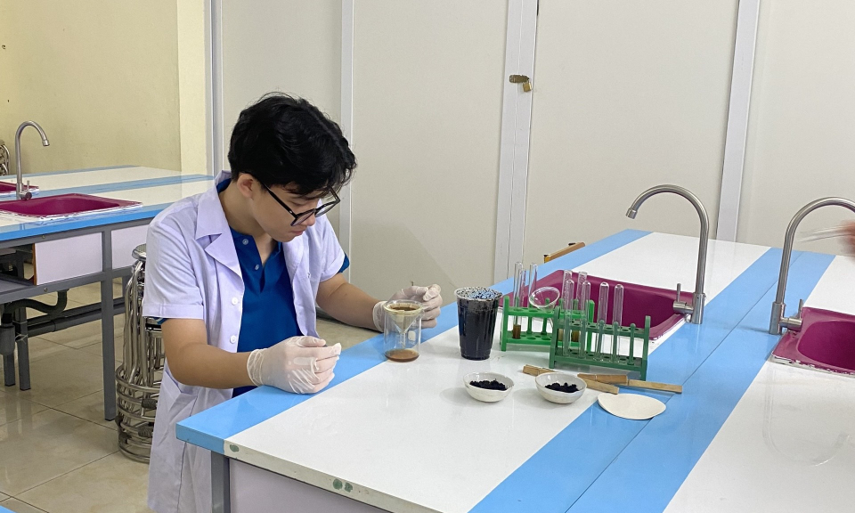 Khơi dậy sức sáng tạo KHKT trong học sinh