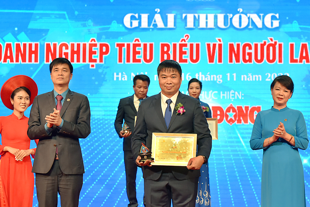 Công ty Than Mạo Khê vinh dự là 1 trong 2 doanh nghiệp của TKV nhận danh hiệu “Doanh nghiệp tiêu biểu vì người lao động” năm 2022.