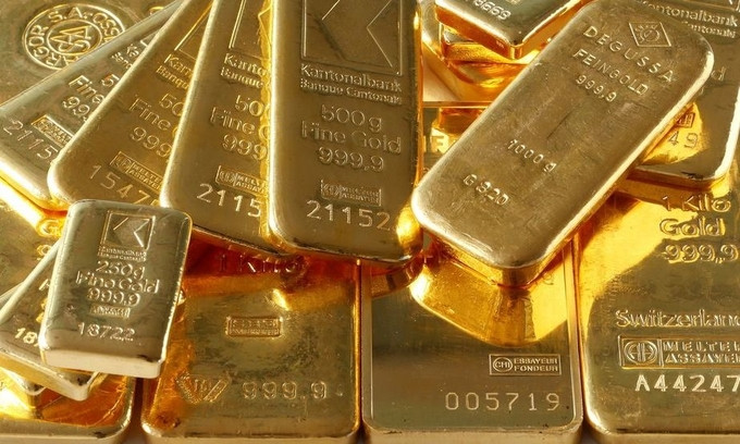 Gold prices rise