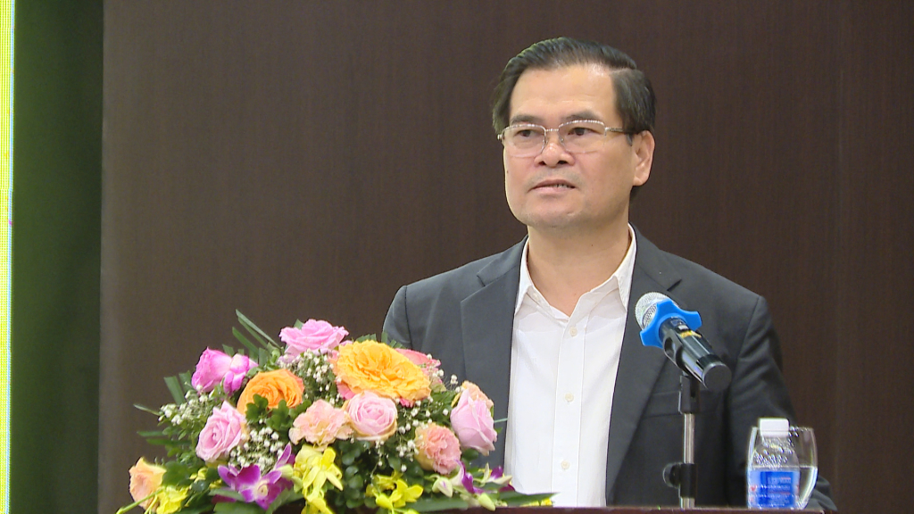 Đồng chí Bùi Văn Khắng, Phó Chủ tịch UBND tỉnh, Trưởng ban Chỉ đạo Thi hành án dân sự tỉnh phát biểu chỉ đạo tại hội nghị.