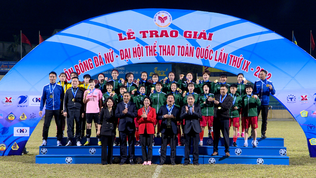 Đội tuyển Quảng Ninh xuất sắc giành Huy chương Vàng môn Bóng đá nữ. Ảnh: Hồng Việt