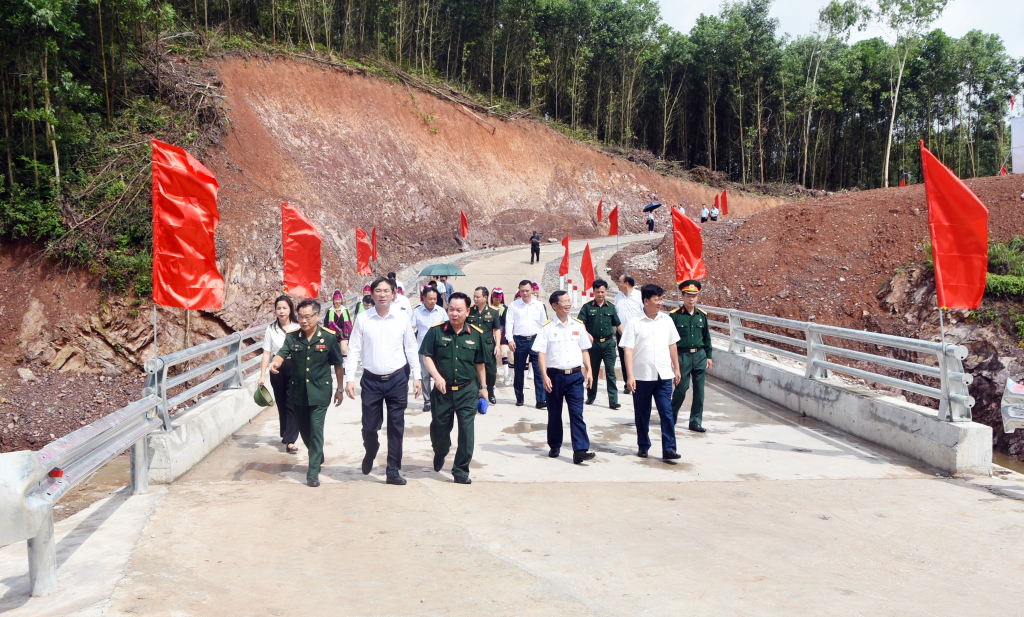 Công trình cầu vượt lũ thôn 5, xã Quảng Phong (huyện Hải Hà)  xây dựng với tổng kinh phí 3,5 tỷ đồng, trong đó Hội CCB tỉnh đóng góp 1,7 tỷ đồng được hoàn thành đưa vào sử dụng cuối tháng 7/2022.
