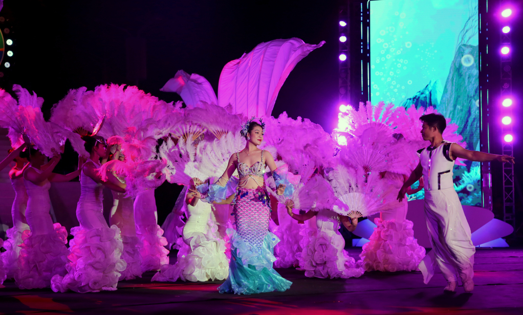 Carnaval mùa đông là một trong những sản phẩm du lịch đặc sắc, hấp dẫn du khách.