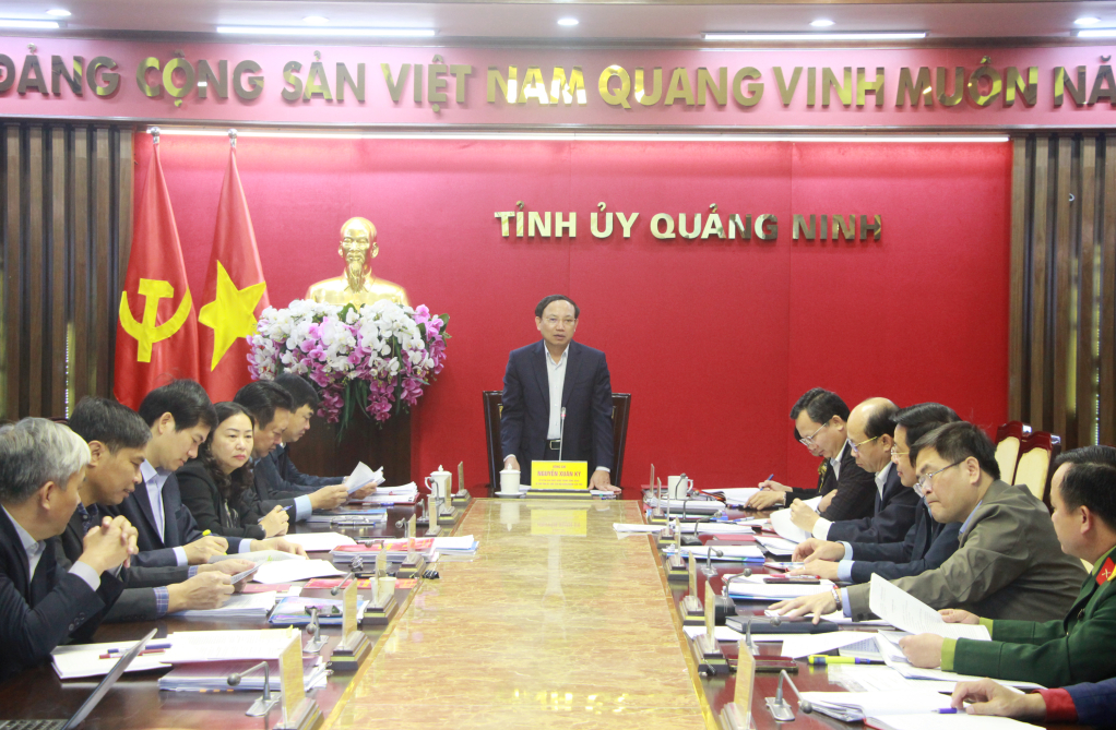 Đồng chí Nguyễn Xuân Ký, Ủy viên Trung ương Đảng, Bí thư Tỉnh ủy, Chủ tịch HĐND tỉnh, chủ trì hội nghị.