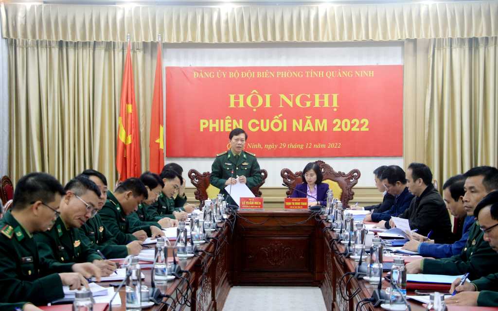 Đại tá Lê Văn Men, Chính ủy BĐBP tỉnh, phát biểu tại hội nghị.