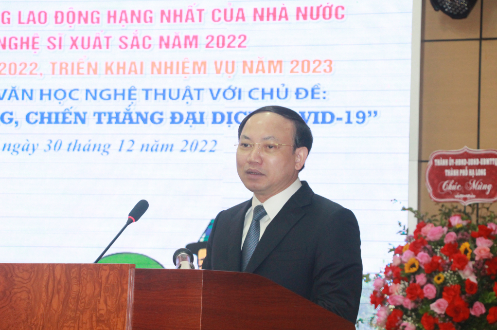 Đồng chí Nguyễn Xuân Ký, Ủy viên Trung ương Đảng, Bí thư Tỉnh ủy, Chủ tịch HĐND tỉnh, phát biểu tại hội nghị.