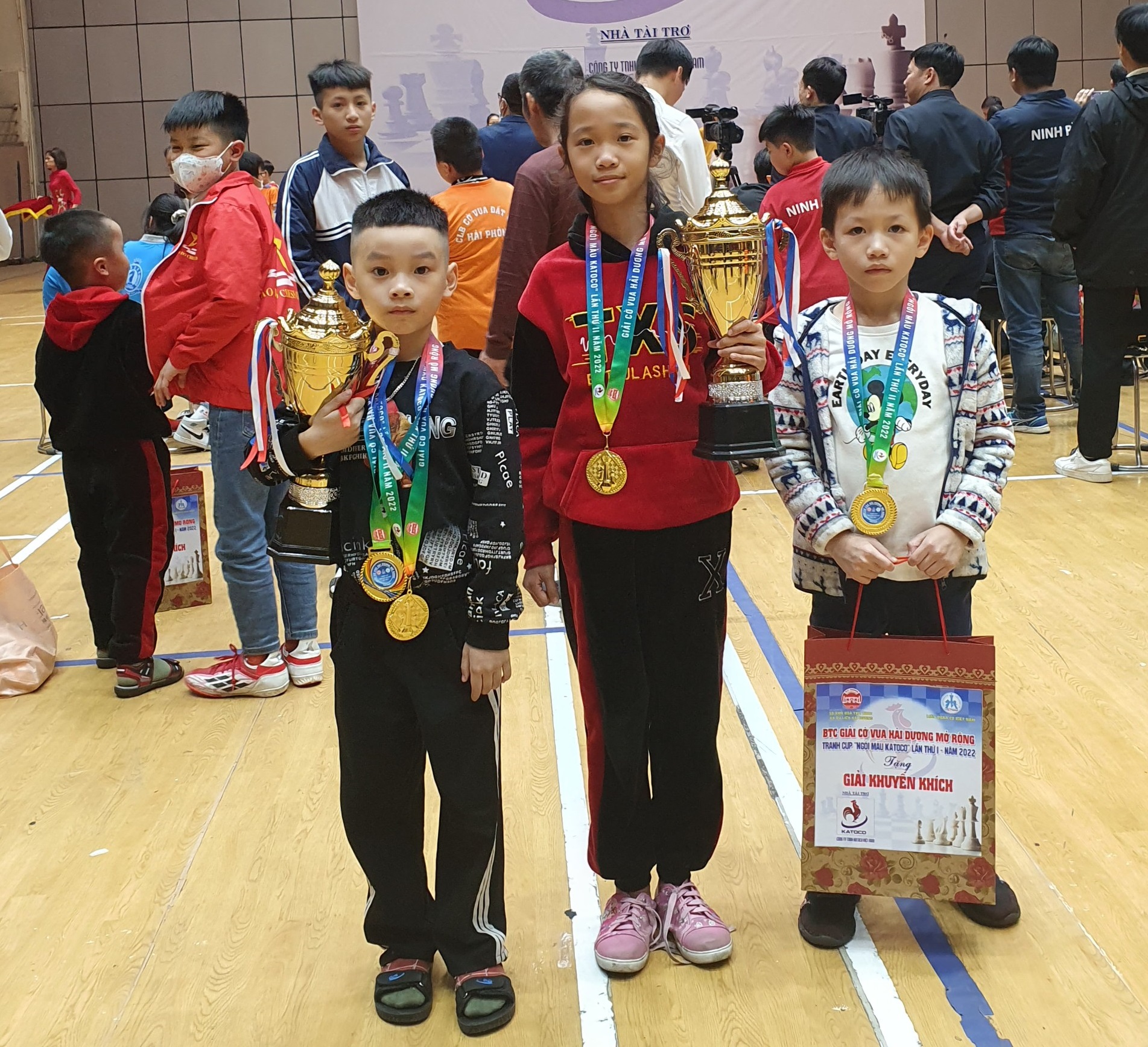3 kỳ thủ nhí của Quảng Ninh đoạt huy chương vàng.