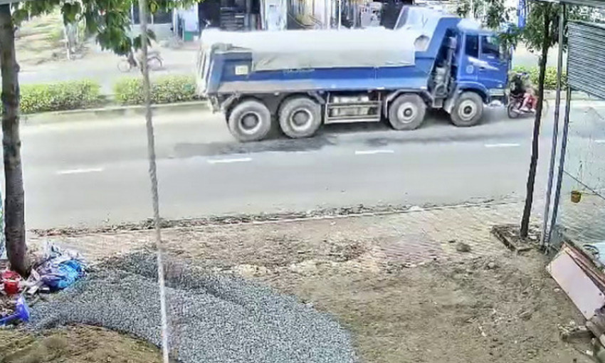 Nữ sinh lớp 8 tử vong sau va chạm với xe tải