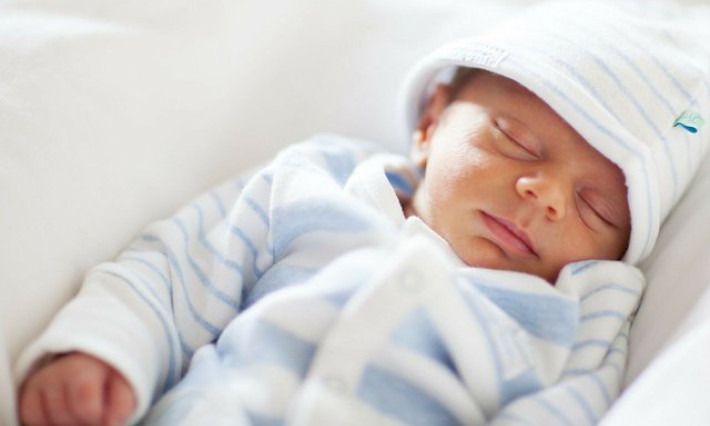 6 cách bảo vệ trẻ sơ sinh khi trời lạnh