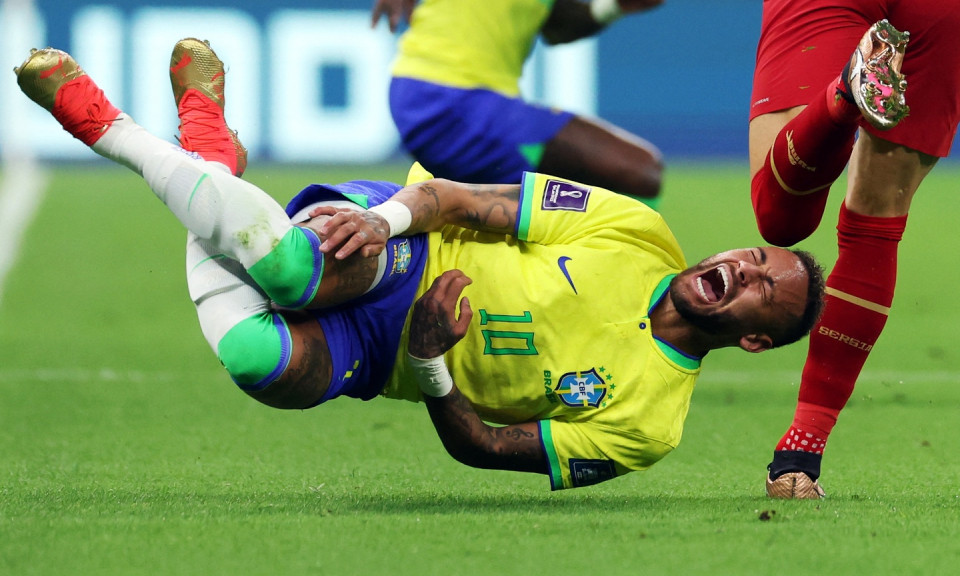 Neymar nguy cơ mất World Cup chỉ sau một trận