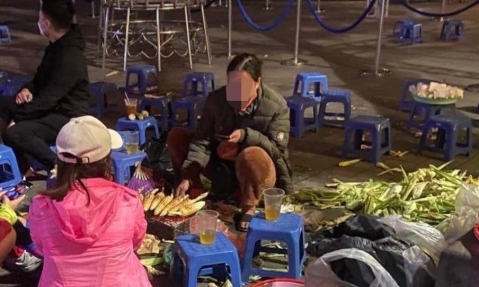 Xử phạt chủ quán 'hét giá' 80.000 đồng một củ khoai nướng ở hồ Gươm