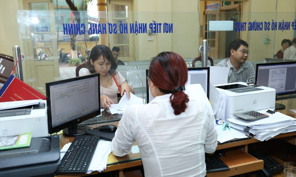 Công chức nghỉ thai sản có hưởng phụ cấp công vụ?