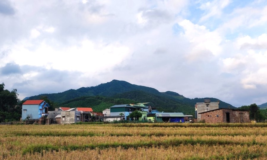Hỗ trợ hộ nghèo, hộ cận nghèo xây nhà ở, nhà tiêu hợp vệ sinh