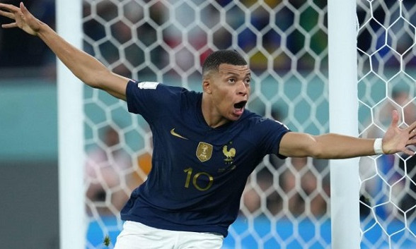 Kylian Mbappe phải tập luyện riêng