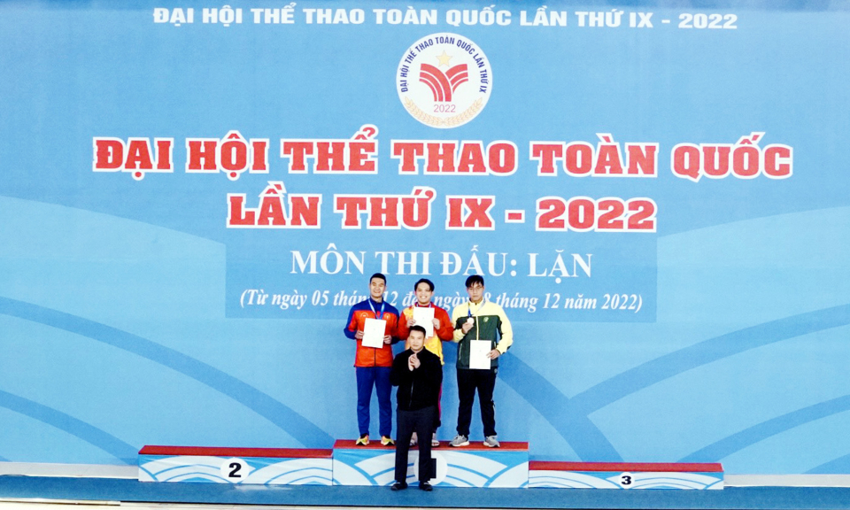 VĐV Danh Thành Tôn mang HCV Lặn khí tài 400m về cho Quảng Ninh