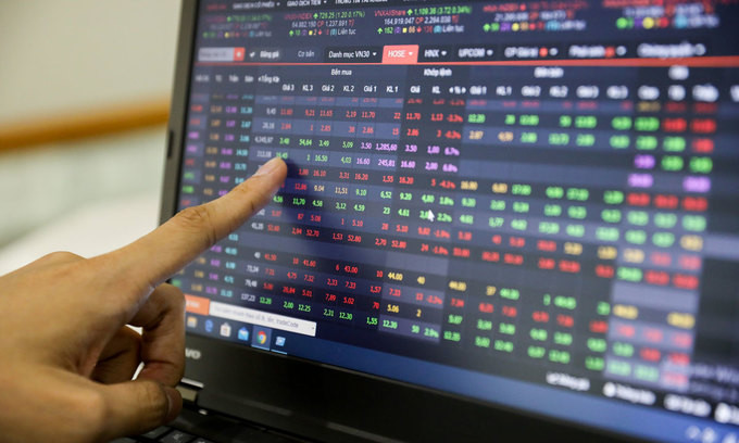 Two-thirds of blue chips close in green