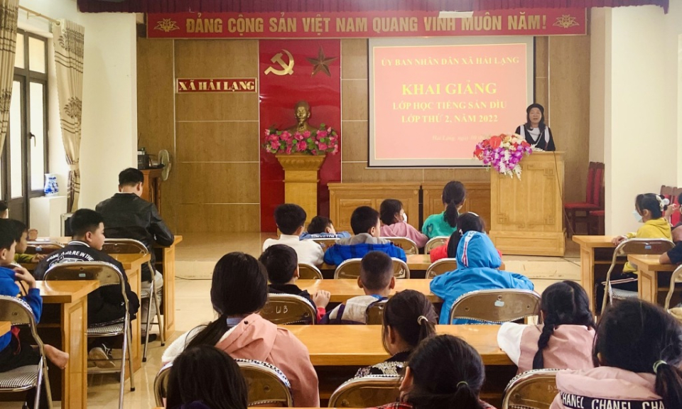Tiên Yên mở lớp dạy tiếng Sán Dìu cho trẻ em năm 2022