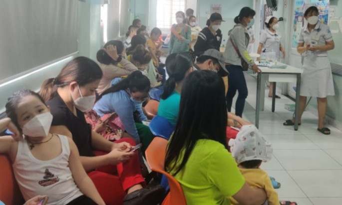 Nhiều em bé mắc lao màng não nhập viện